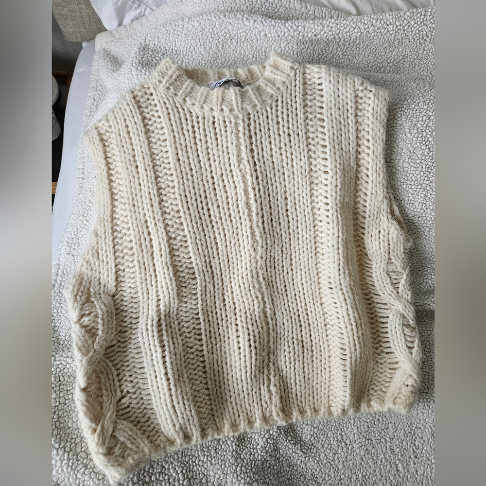 Zara Chunky Knit Cream Sweater Vest - Picture 5 of 5